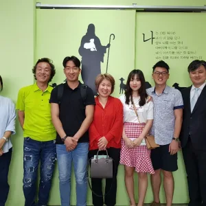 김은진 자매, 왕이카이 형제