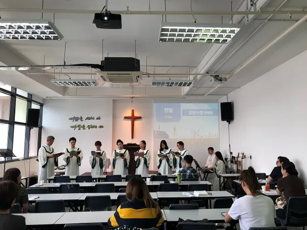 찬양대 가운 헌물에 감사합니다!
