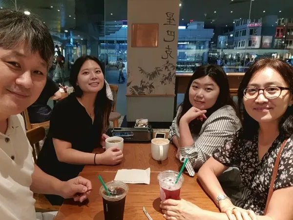 김민희 자매 귀국