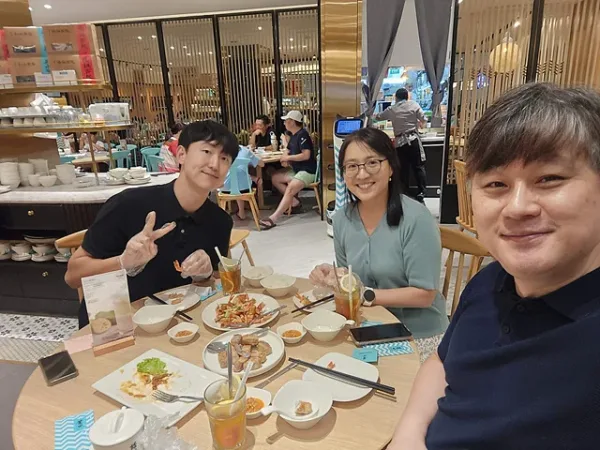 결혼 앞둔 홍륭기 형제와 교제